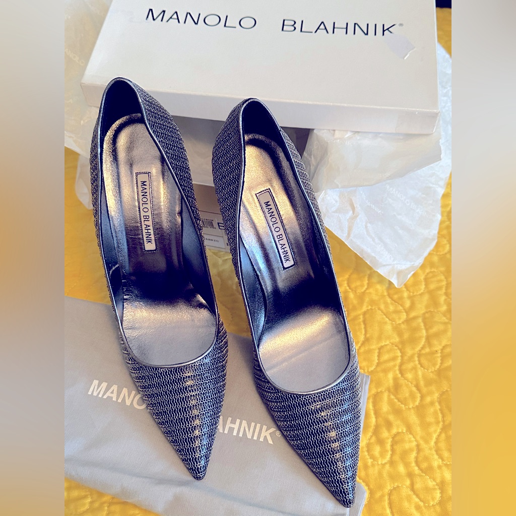 Manolo Blahnik Eu 41 Us 11/10 Runs Small, Comes With Dust Bag, New In Box